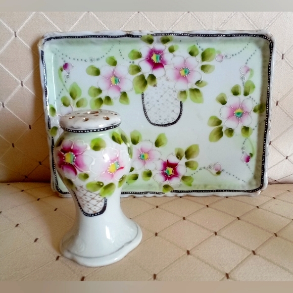 HAT PIN HOLDER AND TRAY - Picture 1 of 5